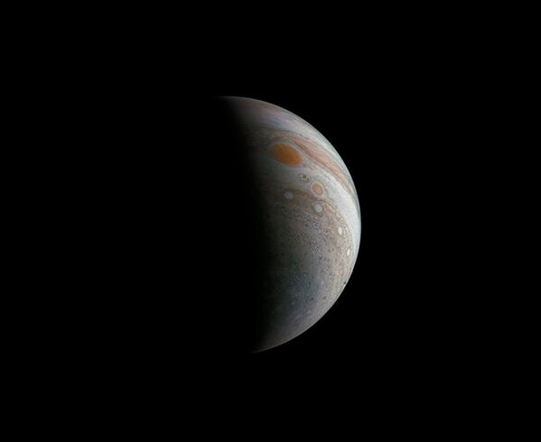Великое пятно Юпитера, снятое зондом Juno