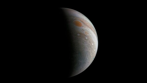 Великое пятно Юпитера, снятое зондом Juno. Архивное фото