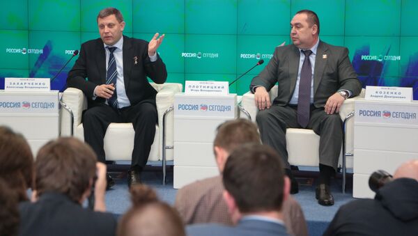 Глава ДНР Александр Захарченко и глава ЛНР Игорь Плотницкий на пресс-конференции в Симферополе. 17 января 2017