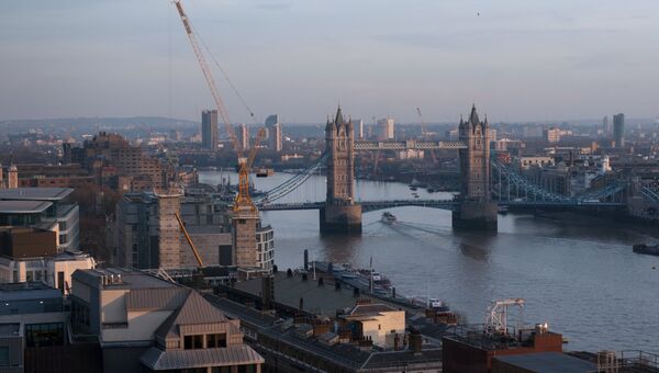 Тауэрский мост над рекой Темзой в Лондоне. Архивное фото