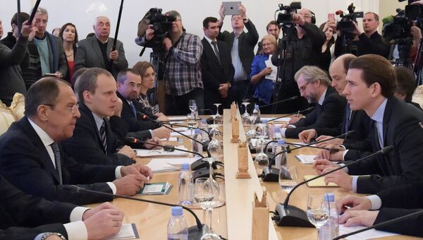 Министр иностранных дел РФ Сергей Лавров и глава МИД Австрии Себастьян Курц во время встречи в Москве. 18 января 2017