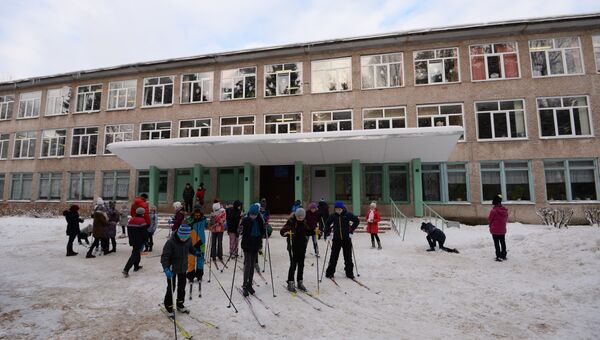 Юные лыжники в Московской области. Архивное фото
