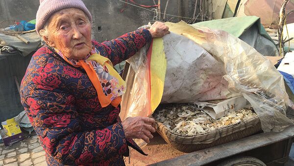 Русская бабушка Нина, или Лю Молань, проживающая в Китае. Архивное фото