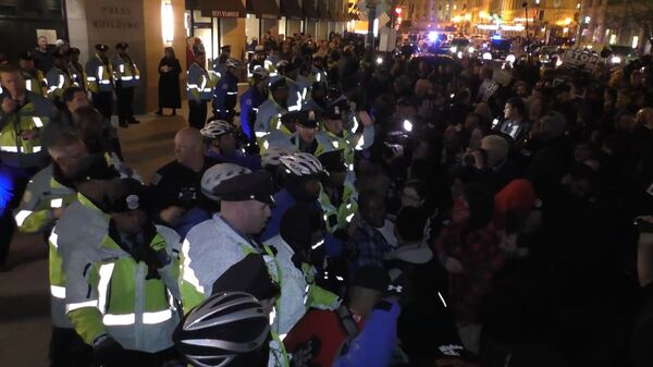 Стычки с полицией и беспорядки на улицах – митинг в Вашингтоне против Трампа Стычки с полицией и беспорядки на улицах – митинг в Вашингтоне против Трампа