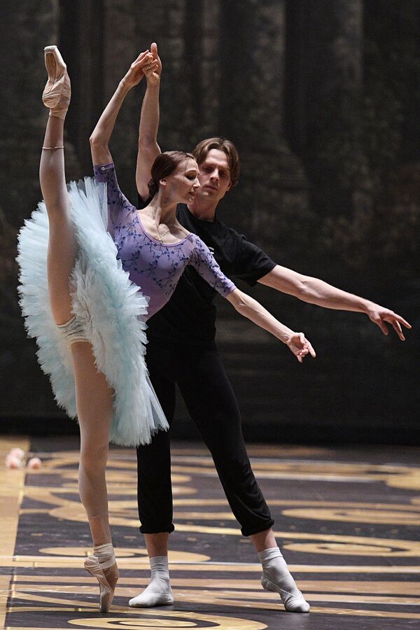 Народная артистка России, балерина Светлана Захарова во время репетиции