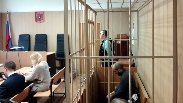 Куйбышевский районный суд Петербурга санкционировал арест водителя автомобиля Mercedes Самира Сеидова, напавшего с ножом на экипаж скорой помощи