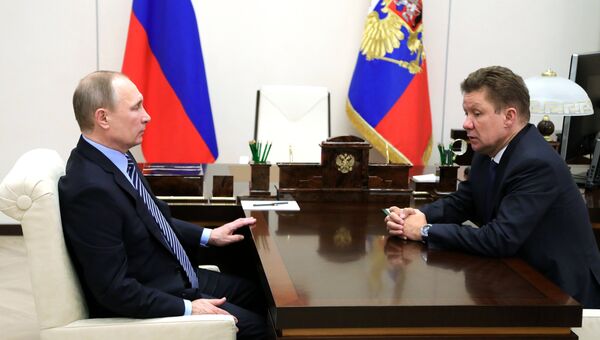 Президент РФ Владимир Путин и председатель правления ПАО Газпром Алексей Миллер во время встречи в резиденции Ново-Огарево. 20 января 2017