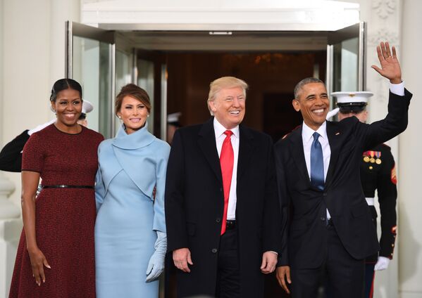 Мишель Обама, Меланья Трамп, Дональд Трамп и Барак Обама в Белом доме в Вашингтоне