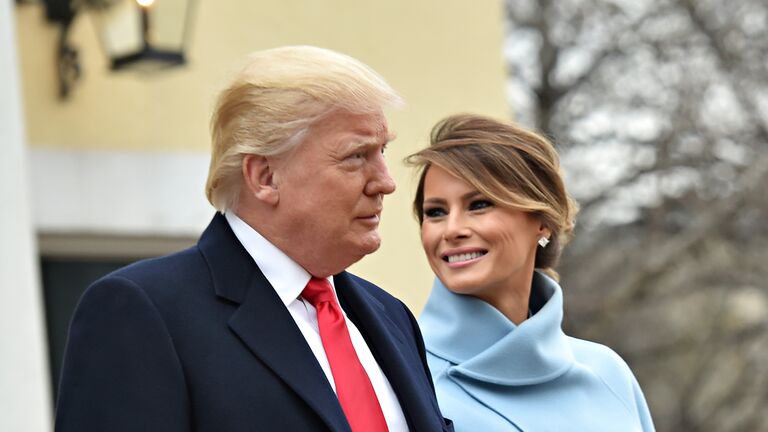 Избранный президент США Дональд Трамп и его жена Мелания возле церкви Святого Иоанна. 20 января 2017