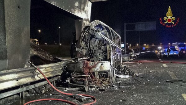 Сгоревший венгерский автобус в Италии, 20 января 2017