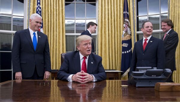 Президент США Дональд Трамп в Овальном кабинете Белого дома в Вашингтоне, США. Архивное фото