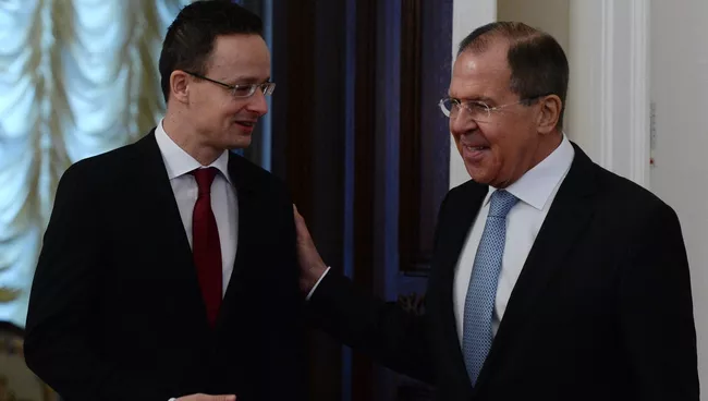 Министр иностранных дел РФ Сергей Лавров и министр внешнеэкономических связей и иностранных дел Венгрии Петер Сиярто во время встречи в Москве. 23 января 2017