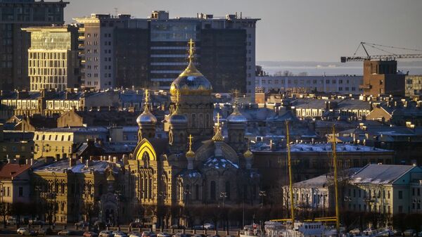 Вид на Церковь Успения Пресвятой Богородицы с колоннады Исаакиевского собора в Санкт-Петербурге. Архивное фото