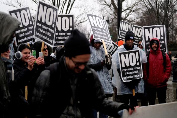Протесты против Дональда Трампа в Вашингтоне. 23 января 2017 года Протесты против Дональда Трампа в Вашингтоне. 23 января 2017 года