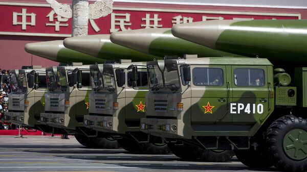 Баллистические ракеты армии Китая во время парада в Пекине, КНР. Архивное фото