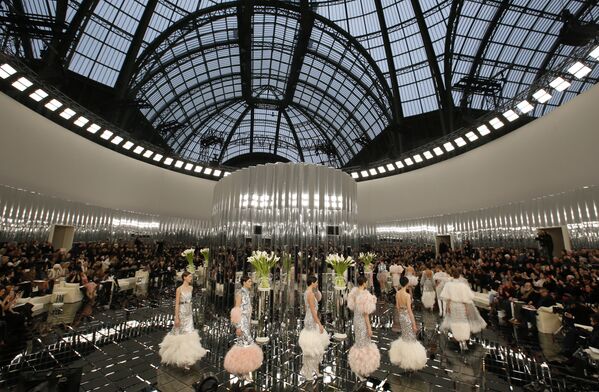 Неделя моды в Париже: весна / лето 2017 показ Chanel Haute Couture