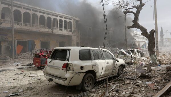 Последствия взрыва у отеля Dayah в Могадишо, Сомали. 25 января 2017