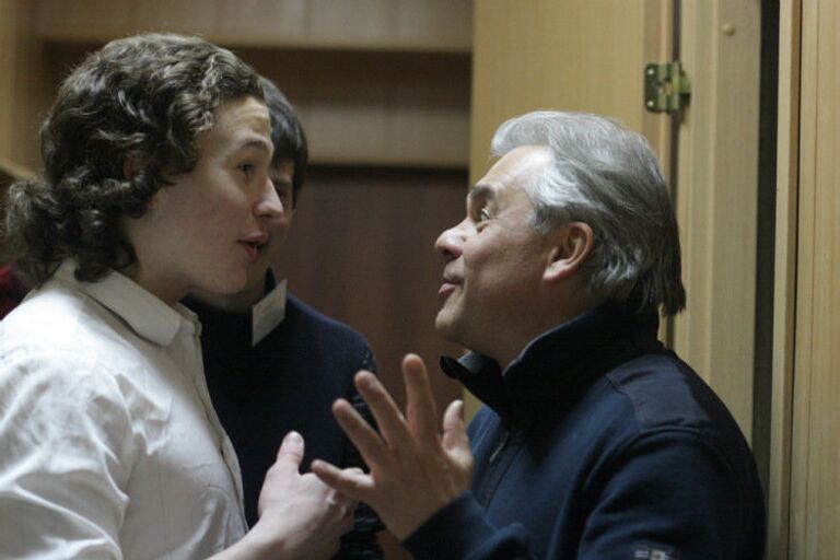 Николай Изюмов на вечере встреч выпускников, 2013 год Николай Изюмов на вечере встреч выпускников, 2013 год