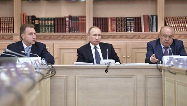 Президент РФ Владимир Путин на заседании попечительского совета Московского государственного университета имени М.В. Ломоносова. 25 января 2017
