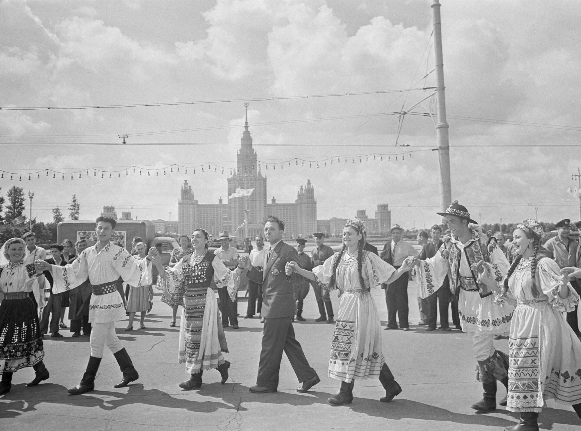 VI Всемирный фестиваль молодежи и студентов в Москве  - РИА Новости, 1920, 20.06.2022