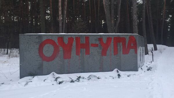 Вандалы осквернили польское военное кладбище под Киевом