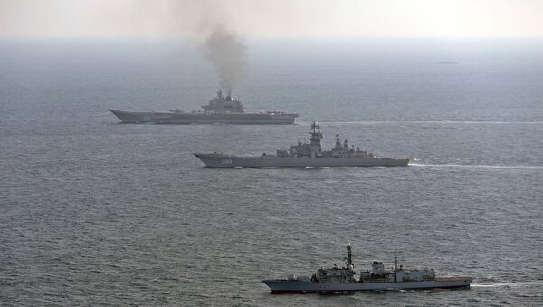 Британский корабль St Albans сопровождает российские корабли Петр Великий и Адмирал Кузнецов