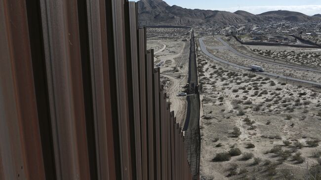 Пограничное ограждение Мексика-США. Архивное фото