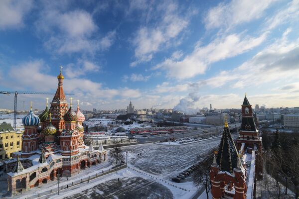 Вид со Спасской башни Московского Кремля на Храм Василия Блаженного