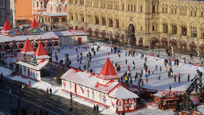 Гум-каток на Красной площади в Москве. Архивное фото.