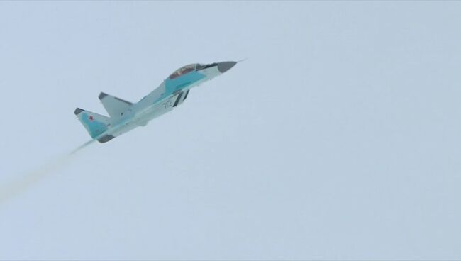 Первый демонстрационный полет новейшего истребителя МиГ-35 в Луховицах