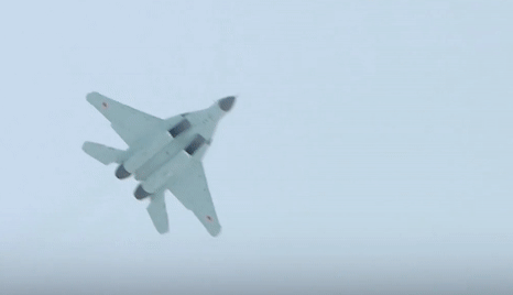 Путину по видеосвязи продемонстрировали испытания нового истребителя МиГ-35