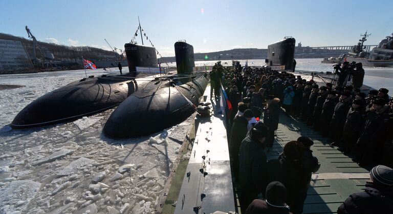 Дизельная подводная лодка Комсомольск-на-Амуре проекта 877 Палтус во время торжественной церемонии ввода в боевой строй Тихоокеанского флота после ремонта и модернизации