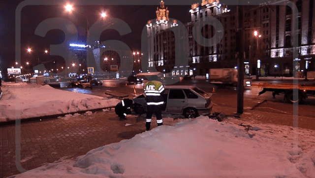 Полиция расследует обстоятельства смертельного ДТП на Кутузовском проспекте gif