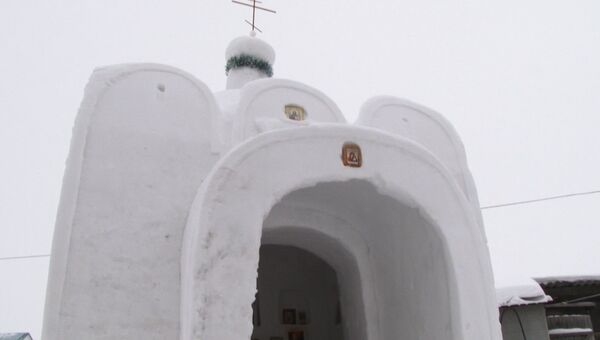 Снежное зодчество, или Как выглядит необычная часовня в Омской области