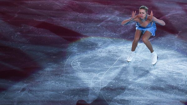 Анна Погорилая во время показательных выступлений на чемпионате Европы по фигурному катанию в Остраве