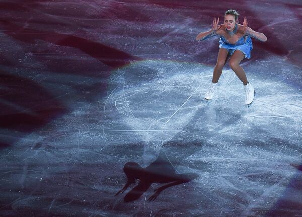 Анна Погорилая во время показательных выступлений на чемпионате Европы по фигурному катанию в Остраве