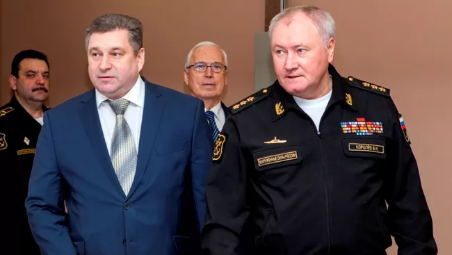 Главком ВМФ России адмирал Владимир Королев проверил ход работ по разработке комплексов связи для кораблей и подлодок на предприятии ИНТЕЛТЕХ
