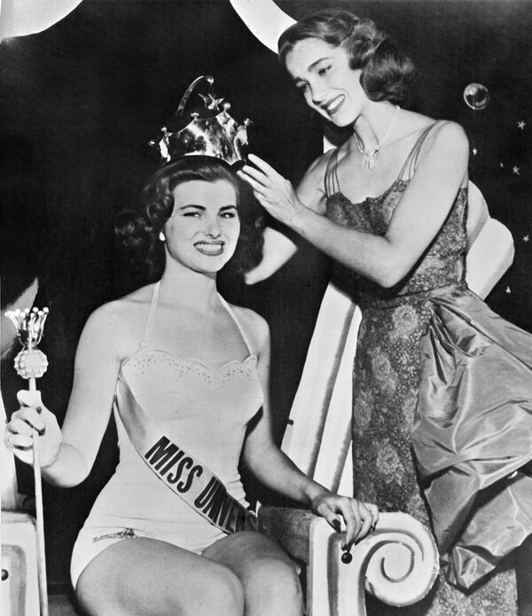Мисс Вселенная 1953 Кристиан Мартель (Франция)