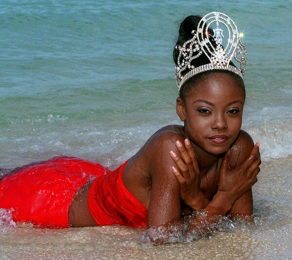 Венди Фитцвилльям (Тринидад и Тобаго) - Мисс Вселенная 1998