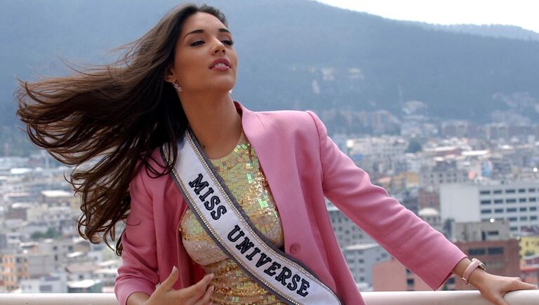 Амелия Вега (Доминиканская республика) - Мисс Вселенная 2003