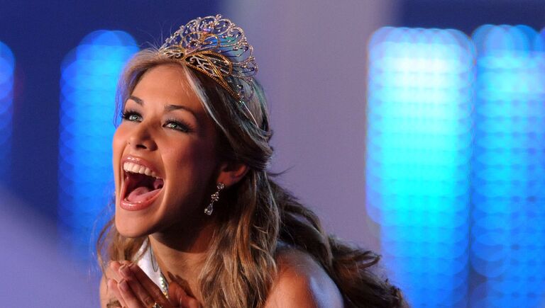 Дайана Мендоса - венесуэльская модель, обладательница титула Мисс Вселенная - 2008