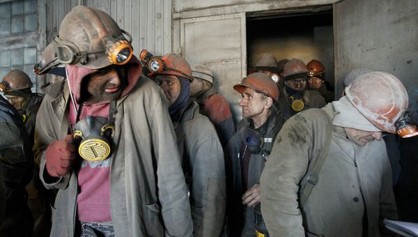 Эвакуация горняков из шахты имени Засядько в Донецке. 31 января 2017