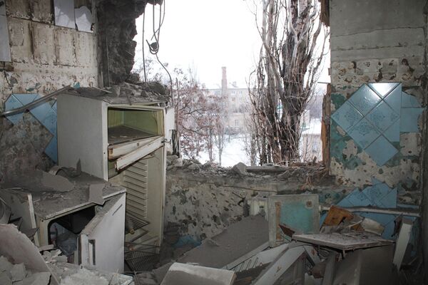 Квартира, пострадавшая в результате обстрела украинскими силовиками, в Донецке. 1 февраля 2017
