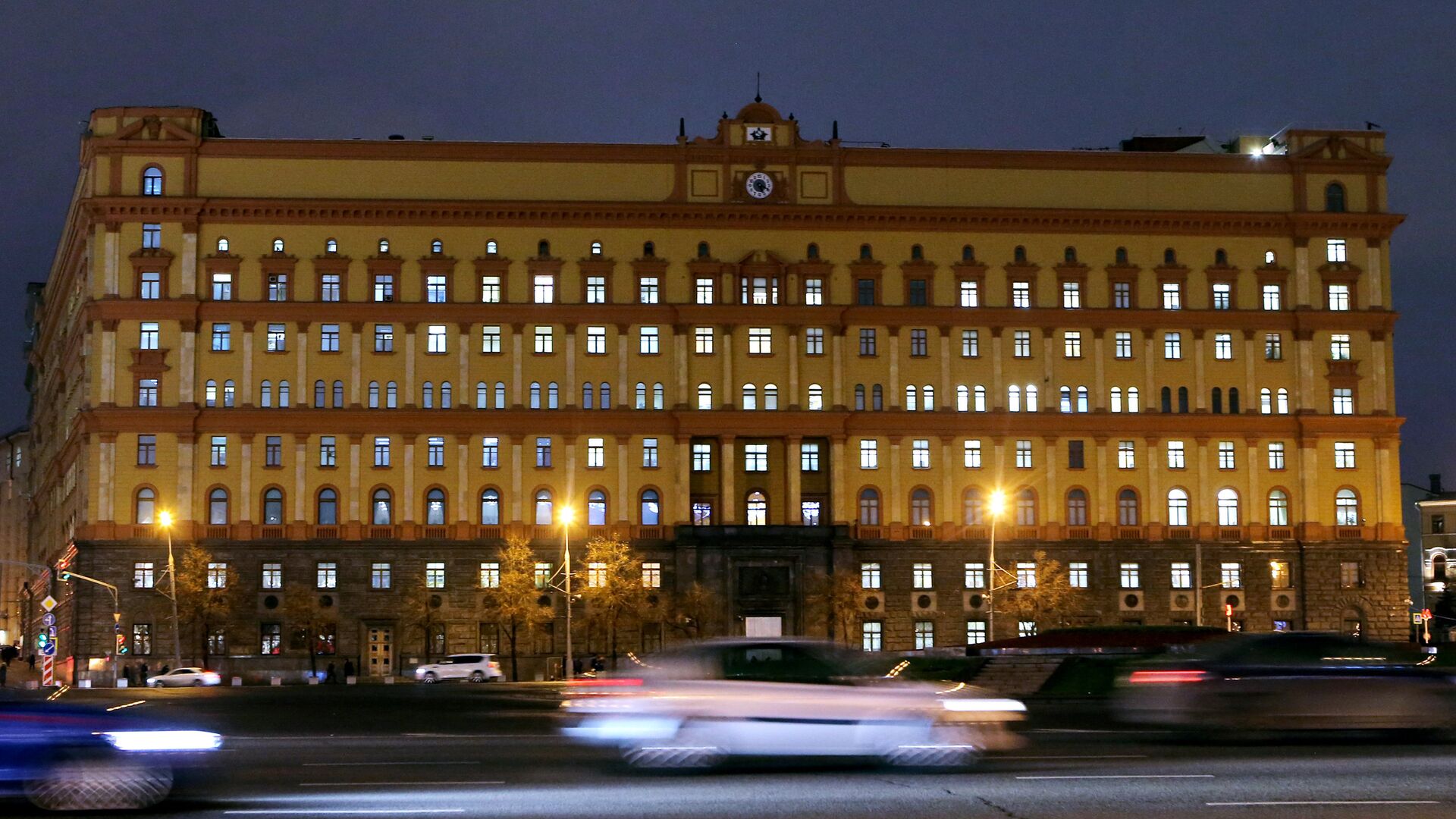 Здание ФСБ - РИА Новости, 1920, 18.04.2025