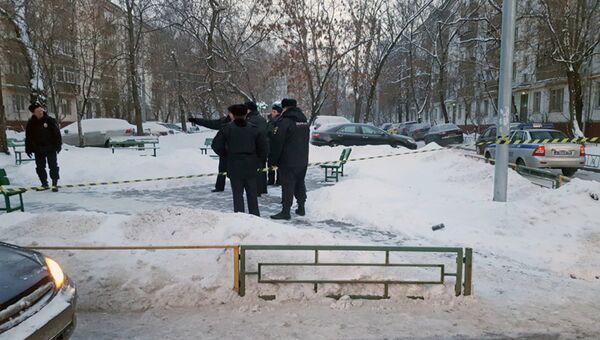 Работа оперативных служб на месте происшествия в Москве. Архивное фото