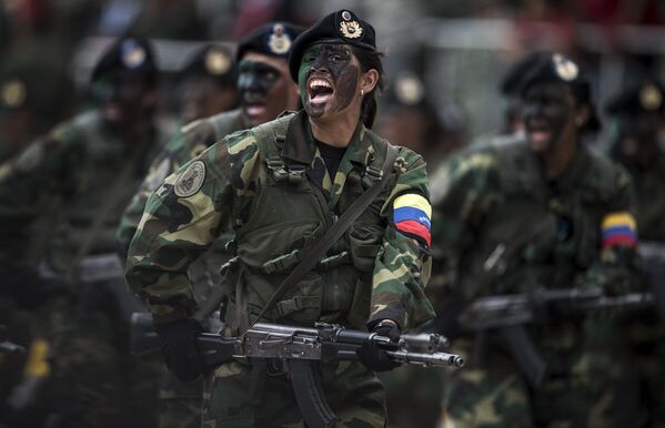 Вооруженные силы Венесуэлы во время парада в Каракасе, Венесуэла