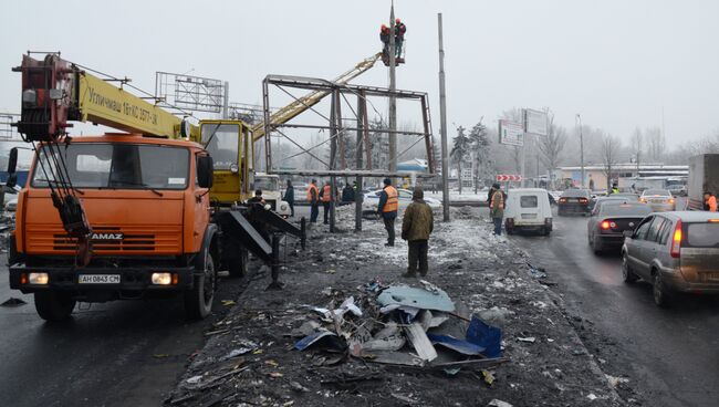 Последствия ночного обстрела в Калининском районе Донецка