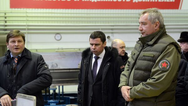 Заместитель председателя правительства РФ Дмитрий Рогозин во время посещения предприятия НПО Сатурн в Рыбинске. 3 февраля 2017