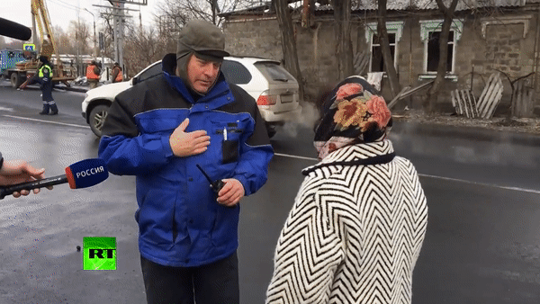 Заберите Порошенко: жительница Донецка обратилась к сотруднику ОБСЕ