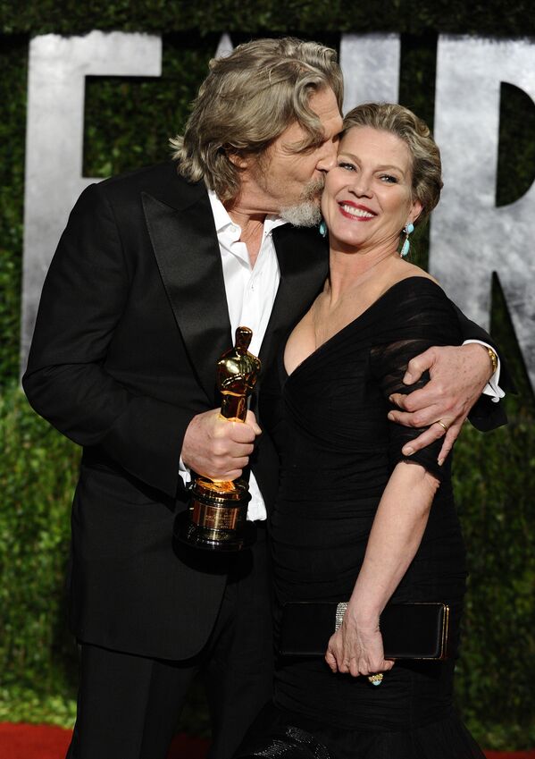 Актер Джефф Бриджес с супругой Сьюзан Гестон  на вечеринке Vanity Fair Oscar в Западном Голливуде
